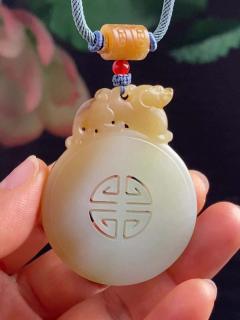 和田玉糖白玉貔貅吊坠真的值得入手吗?